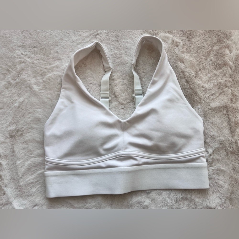 Fabletics All Day Every Day Sport Bra in White Low Impact Size Small